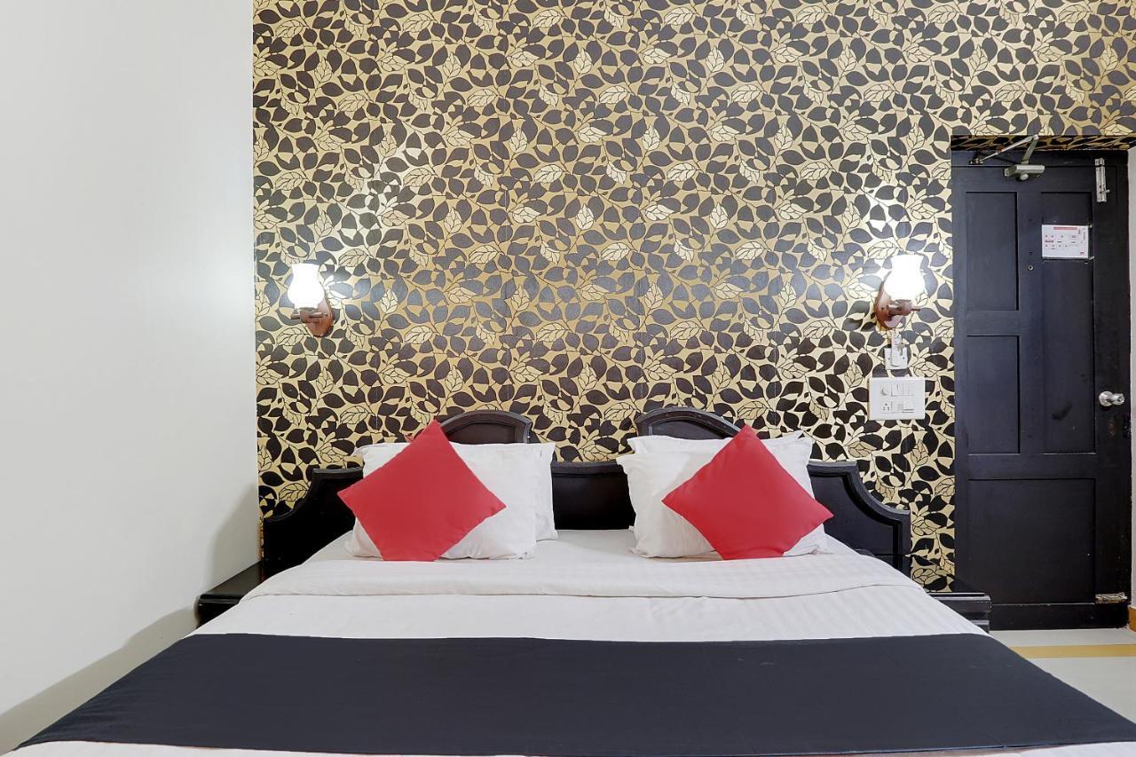 ホテルCapital O 46475 Gd International Redfort Nilambūr エクステリア 写真